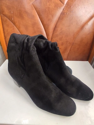 Cizme damă elegante negre, material tip catifea suede, toc model   stil modern