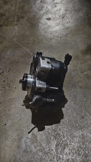 piese Hyundai Tucson 2.0 crdi euro4 - imagine 2