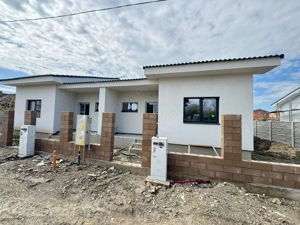 Duplex pe parter langa Carrefour toate utilitatile - imagine 2