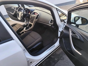 Vând Opel Astra J,Diesel,2013 - imagine 5