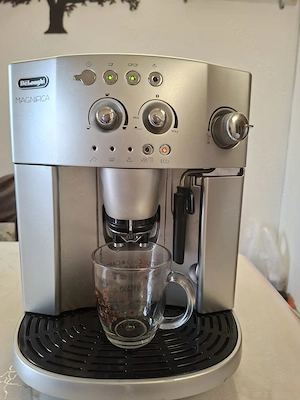 Delonghi Magnifica  - imagine 2