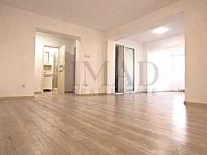 Vanzare apartament et 1, 4 cam 125 mp, complet renovat in Targoviste.