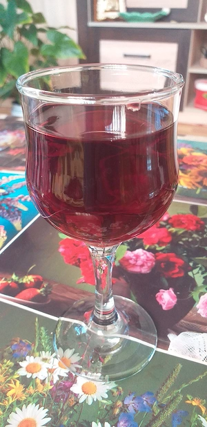 vin de casă de vînzare 10 lei litrul 