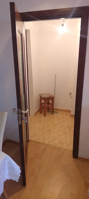 ofer spre vanzare garsoniera zona Meva , etaj 3 gaz la scara  - imagine 4