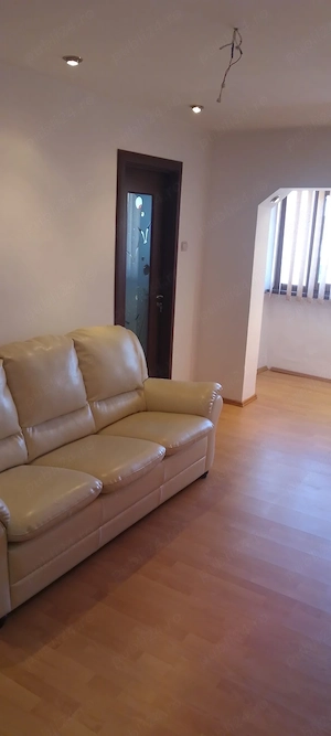 ofer spre vanzare garsoniera zona Meva , etaj 3 gaz la scara  - imagine 9