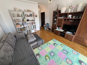 Spatios. Bucatarie separata. Mobilat si utilat. Girocului - pozitie excelenta.