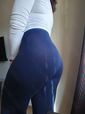 Matură  cu forme plinuță 