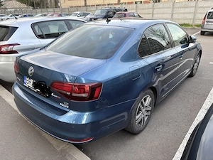 Volkswagen Jetta 2.0 TDI  - imagine 5