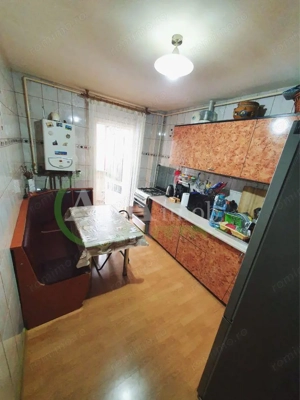 Apartament 3 camere decomandat , zona Milcov - imagine 6