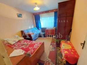 Apartament 3 decomandate, parter, 2 bai, zona Cornisa - imagine 3