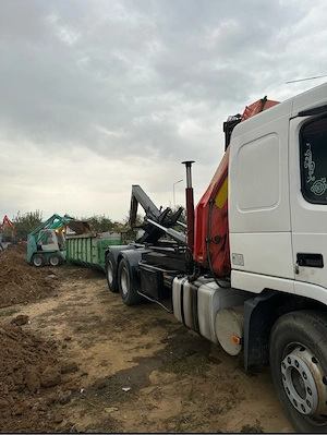 inchiriez buldoexcavator, miniexcavator, camion. 