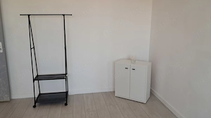 Proprietar inchiriez ap in Complex - 2 cam nedecomandat