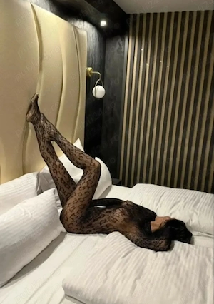 Alessia brunetă slim te aștept la mine  - imagine 2