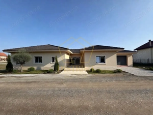 Casa individuala pe parter cu 5 camere | Mosnita Noua