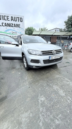  Vând Volkswagen Touareg 3,0 TDI BMT - imagine 9