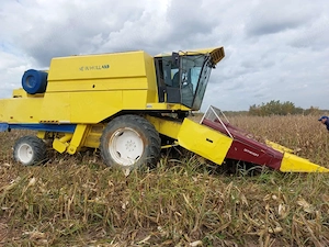 combina New holand tf42