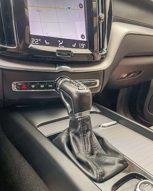 VOLVO XC60 . 2,0 Diesel . 190 CP . Rate fixe . Garantie 12 luni . Buy-Back . - imagine 15