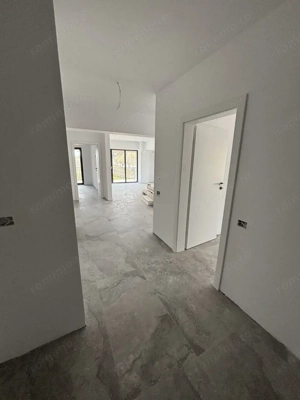Apartament cu 3 camere de vanzare, predare la cheie, etaj 2, Rm Valcea