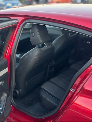 Peugeot 308 2022 EAT8 1.2 130 Allure - imagine 3