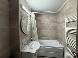 Proprietar   Închiriez apartament ultracentral Bulevardul Decebal, Deva   Disponibil din 20 Decembri - imagine 7