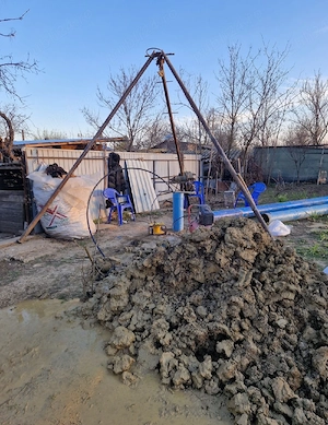 foraje puturi apă +piloni de susținere  - imagine 4