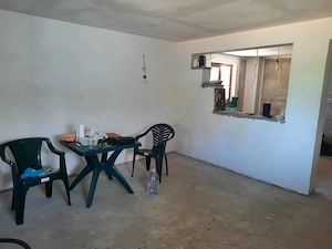 vind casa la rosu in Cimpeneanca 