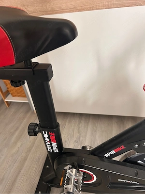 Bicicleta spinning DYNAMIC, volanta 6 kg, greutate maxima utilizator 120 kg, culoare negru-rosu