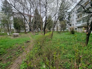 Zonă verde- apartament două camere decomandate, cu îmbunătățiri