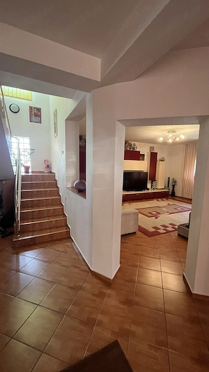 Vila spatioasa+societate comerciala zona spitalului nr.1 - imagine 3