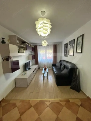 Apartament de vânzare – 4 camere, 85 mp, etaj 2, zonă centrală