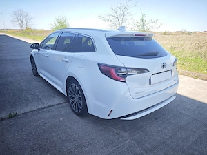 Toyota Corolla 1.8 HYBRID  TS Exclusive interior Negru, automata , 122 cp , 2020 - imagine 3