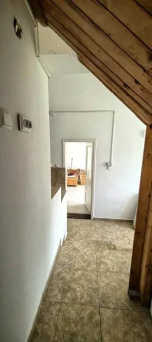 Casă de vacanță / locuință permanentă – zonă centrală, Breaza - imagine 9
