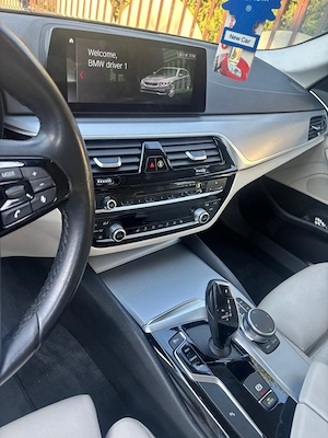 BMW seria 5, an 2019, 520i - imagine 6
