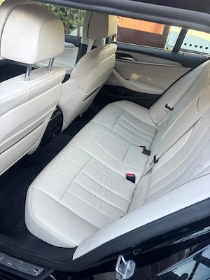 BMW seria 5, an 2019, 520i - imagine 9