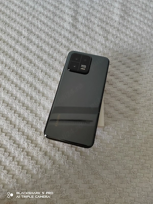 Vând Schimb Xiaomi 13 256GB, 8+4GB RAM, 5G, Black 9.5 10.