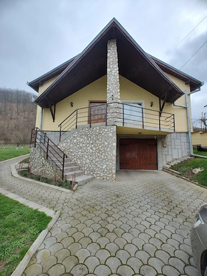 Casa de vanzare in Lesnic