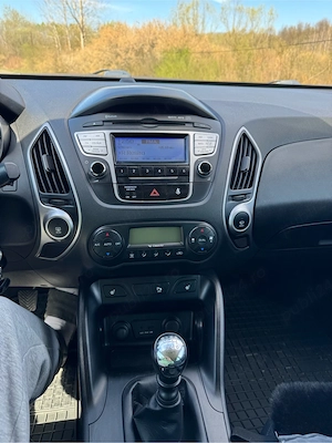 Hyundai ix35 2.0 Diesel | 169.000 km REALI | Full dotări | Fără probleme | PREȚ CORECT  - imagine 2