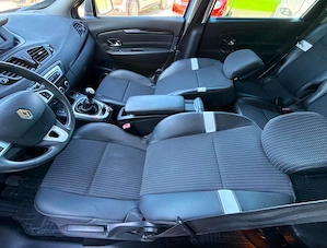 Renault Grand Scenic 1.6 dCi Stop&Start Energy Privilege - imagine 15