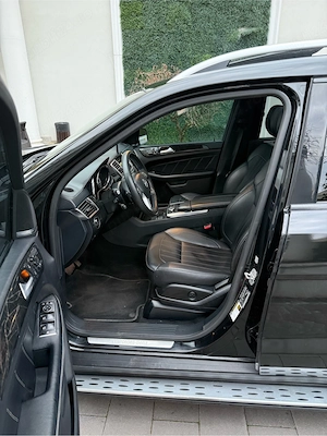 2015 Mercedes Benz GL350d Bluetec 4Matic Pachet AMG, 7 locuri !  - imagine 8