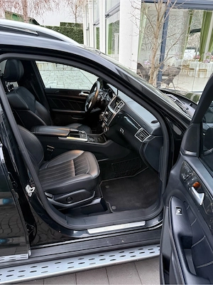 2015 Mercedes Benz GL350d Bluetec 4Matic Pachet AMG, 7 locuri !  - imagine 10