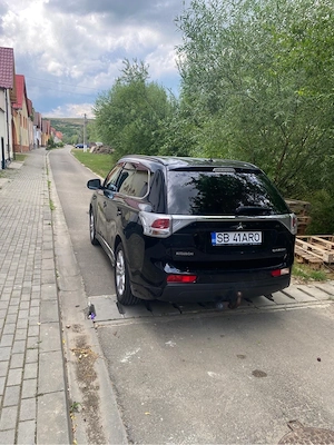 Mitsubishi outlander - imagine 2