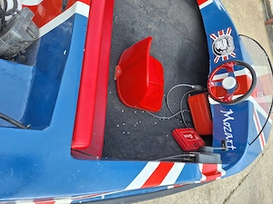 Barca de viteza cu motor și peridoc. - imagine 4