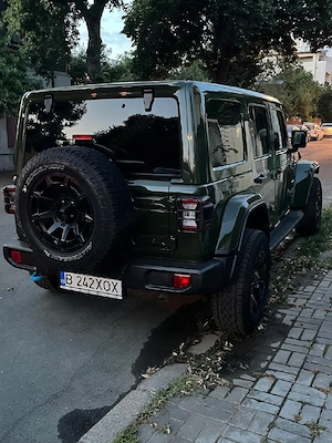 Jeep Wrangler Sahara 4xe - culoare sarge green,  stare noua - imagine 3