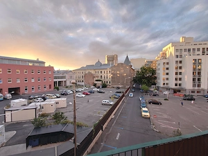 Ofer spre inchiriere apartament cu 3 camere Piata Universitatii