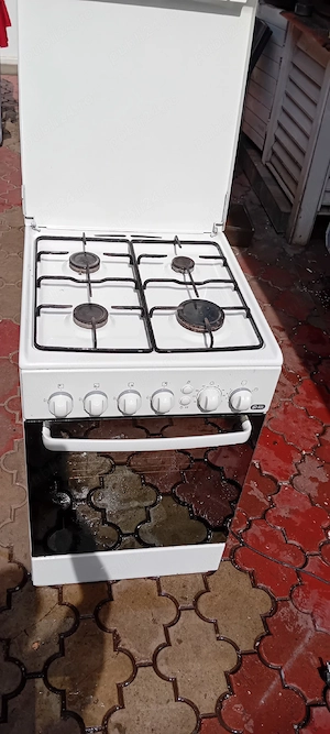 Aragaz Zanussi cu Rotisor Grill Aprindere Quartz Timer Iluminat Cuptor 