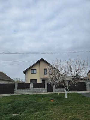 casa de vanzare ,teren 2390 mp