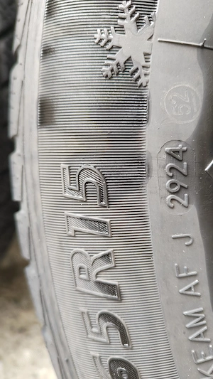 Roti de iarna aproape noi folosite maxim 500 km / 185 65 R15 - imagine 3