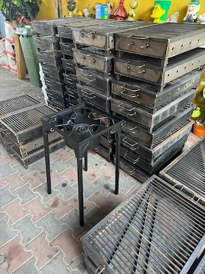 Gratar metalic mic 40x30 mijlociu 52x38 mare 60x40 xl 70x50cm cu picioare