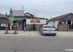 De vanzare 3 spatii comerciale utilate si functionale + casa + curte 