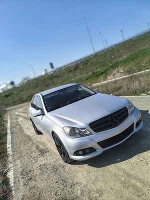 Mercedes c class  - imagine 3